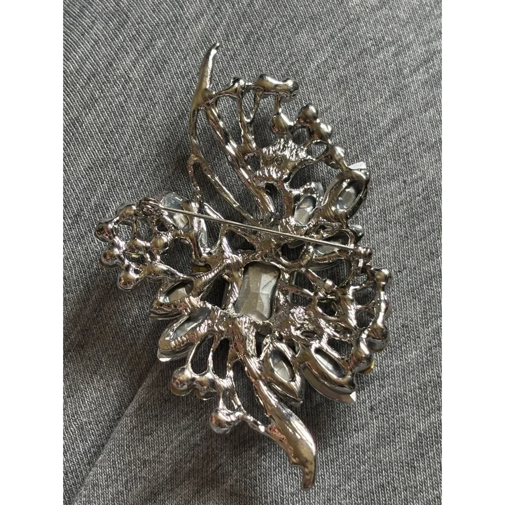 Vintage Silver Tone Crystal Rhinestone Floral‎ Spray Brooch Pin Large 3.25
